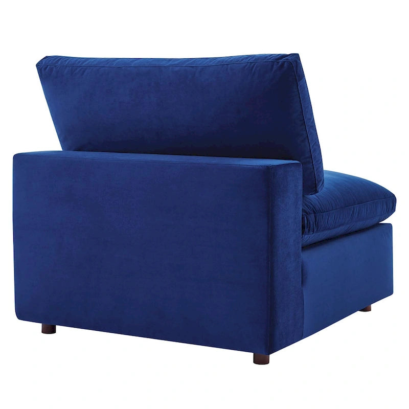 Fauteuil sans accoudoirs en velours haute performance garni de duvet et surpiqué
