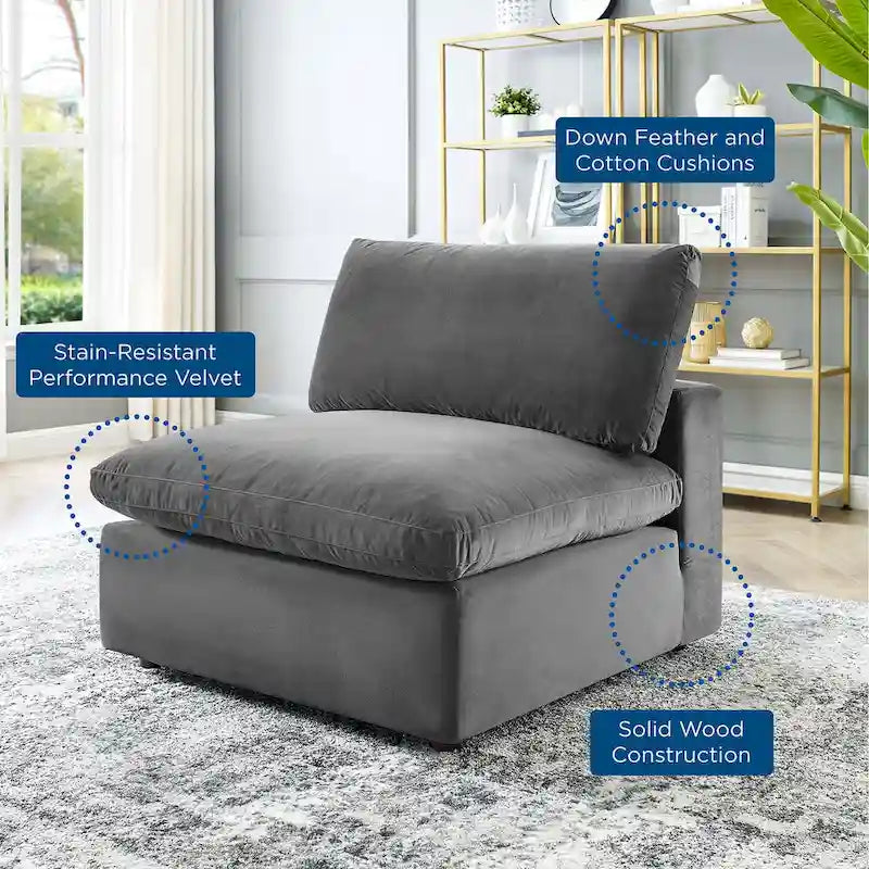 Fauteuil sans accoudoirs en velours haute performance garni de duvet et surpiqué