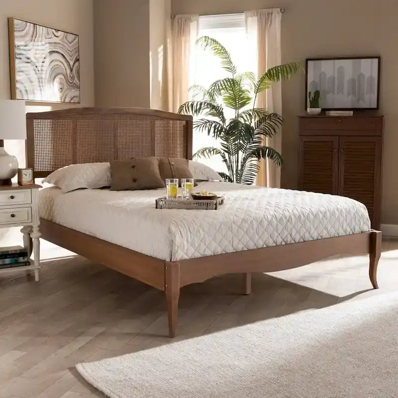Lits plateforme en bois et rotin synthétique