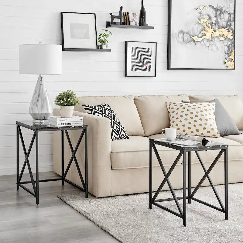 Tables d'appoint gigognes modernes à plateau en placage effet marbre et structure en métal noir - Lot de 2