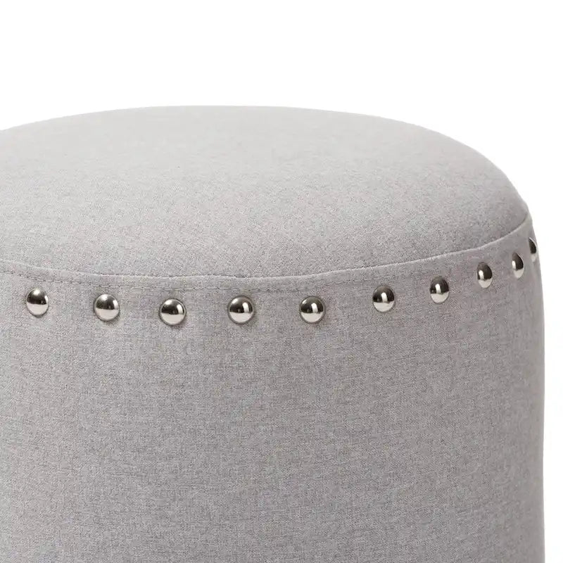 Ottoman en tissu capitonné à clous, style moderne et contemporain